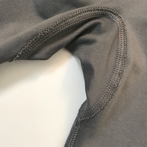 EUC Nike pro dri fit stay crop M/L - Picture 5 of 8